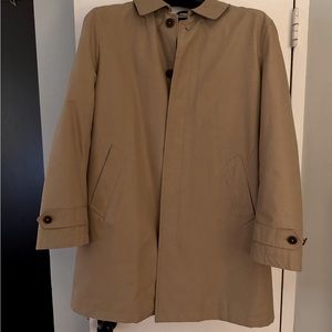 Great rain jacket with liner. Classic jacket that will always be in style.